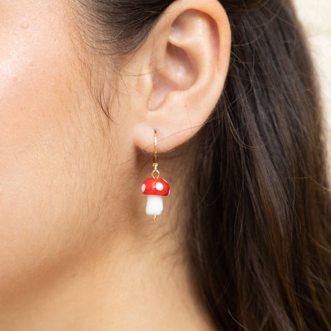ARETES HONGO ROJO
