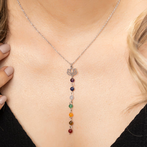 COLLAR 7 CHAKRAS FLOR DE LOTO PLATEADO