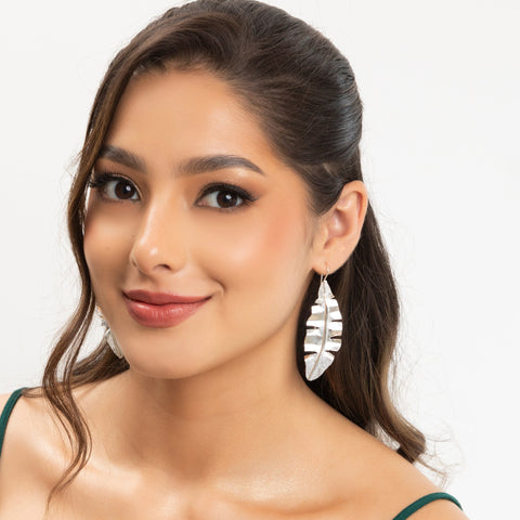 ARETES HOJA DE PLÁTANO PLATEADO