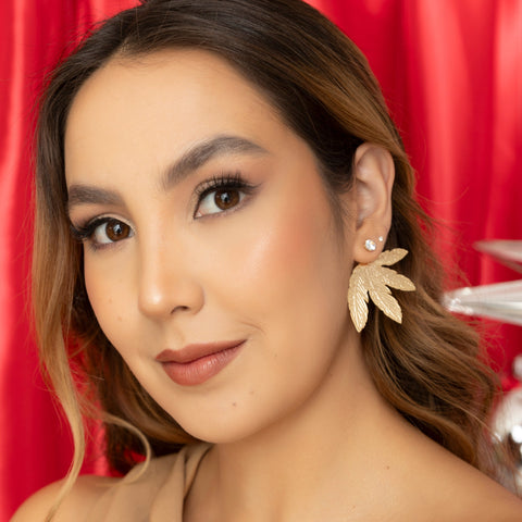 ARETES PLUMAS DORADO