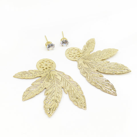 ARETES PLUMAS DORADO