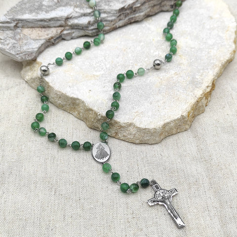 Camándula católica en acero con ágata verde | Rosario elegante Colombia